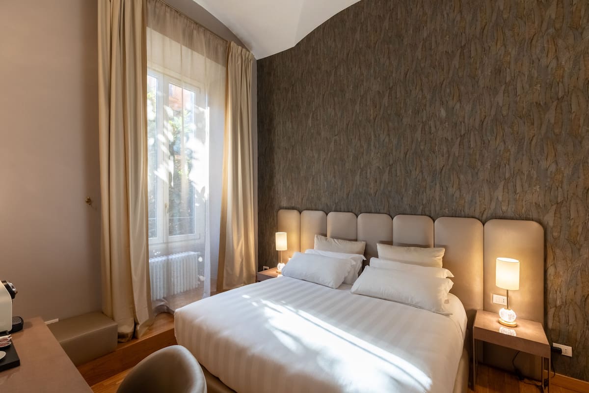 Executive Room | 1 bilik tidur, peti besi dalam bilik, meja, kalis bunyi