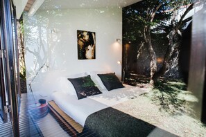 5 bedrooms, desk, iron/ironing board, free WiFi