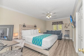 3 Schlafzimmer, Schreibtisch, Bügeleisen/Bügelbrett, WLAN