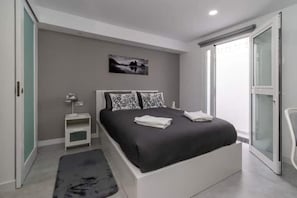 2 bedrooms, desk, iron/ironing board, travel cot