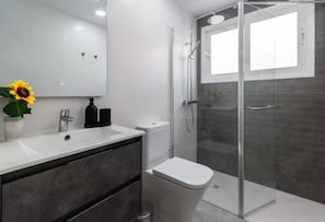 Hair dryer, towels