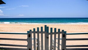 On the beach - Ten30 Hikkaduwa (Hikkaduwa)