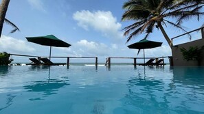 Outdoor pool - Ten30 Hikkaduwa (Hikkaduwa)