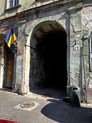 Exterior detail - Apart- SWEET HOME -30 м- Оперний театр, Adr.Svobody,26 (L'viv)