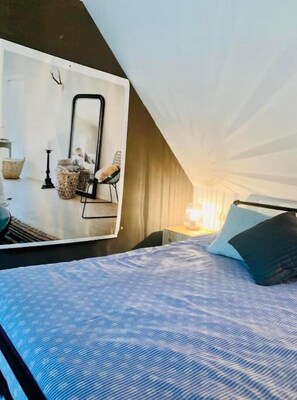 5 bedrooms, free WiFi, bed sheets