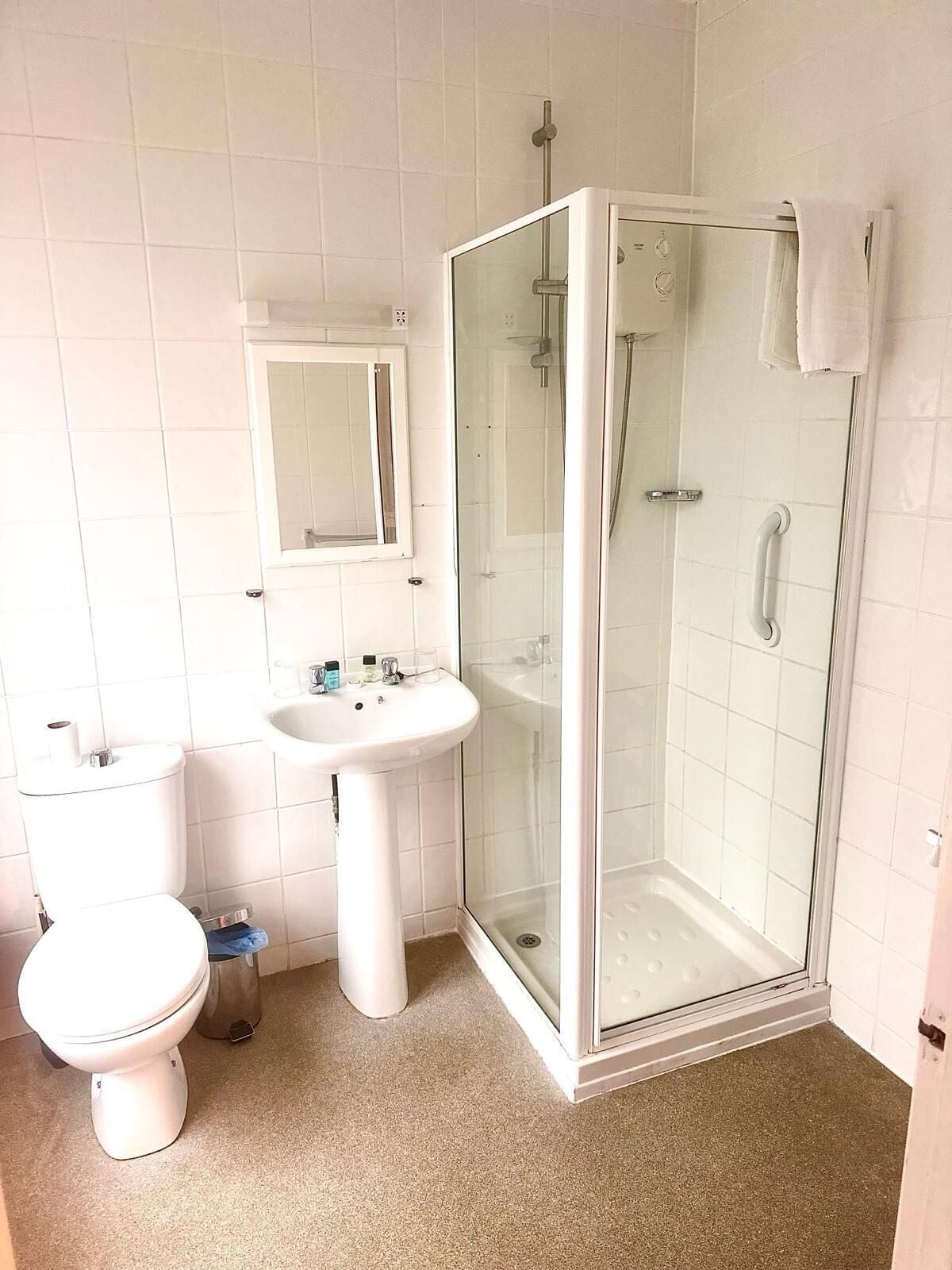 Standard Double Room, 1 King Bed, Sea View | Bathroom