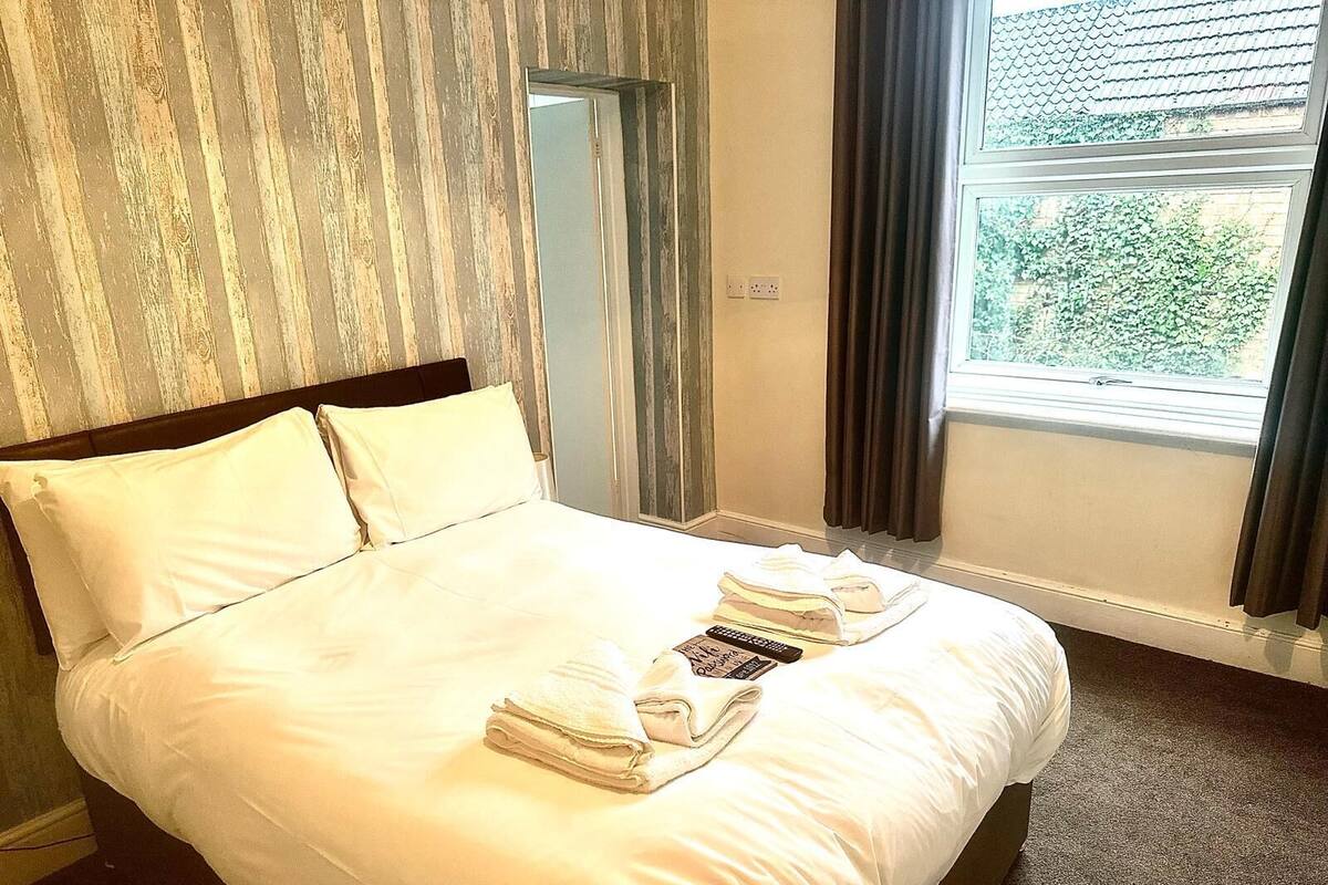 Standard Double Room, 1 Double Bed | WiFi (free), bed sheets