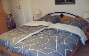 Unclassified image, 3 of 22, button - Idyllische Ferienwohnung in Bestlage in Berlin Frohnau mit Terasse und Garten (Berlin)