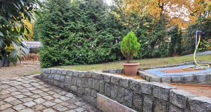 Idyllische Ferienwohnung in Bestlage in Berlin Frohnau mit Terrasse und Garten