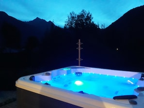 Bain à remous extérieur