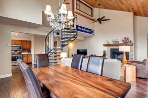 Dining - 🔥 Charming Mountain Retreat with Fireplace, Views & Designer Touches - Summer Rentals Only (Avon)