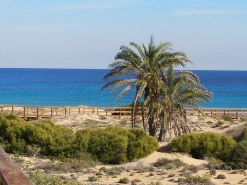 Bungalow en Esquina Cerca de Playas de Bandera Azul y Arena Blanca
