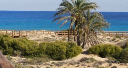 Bungalow en Esquina Cerca de Playas de Bandera Azul y Arena Blanca