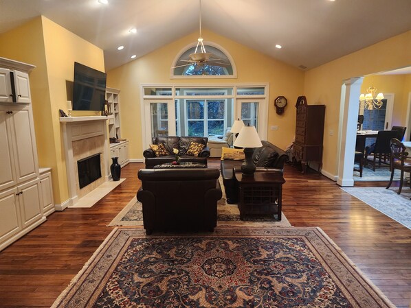 Smart TV, offices - Best Pinehurst 2024 US OPEN Rental (Pinehurst)