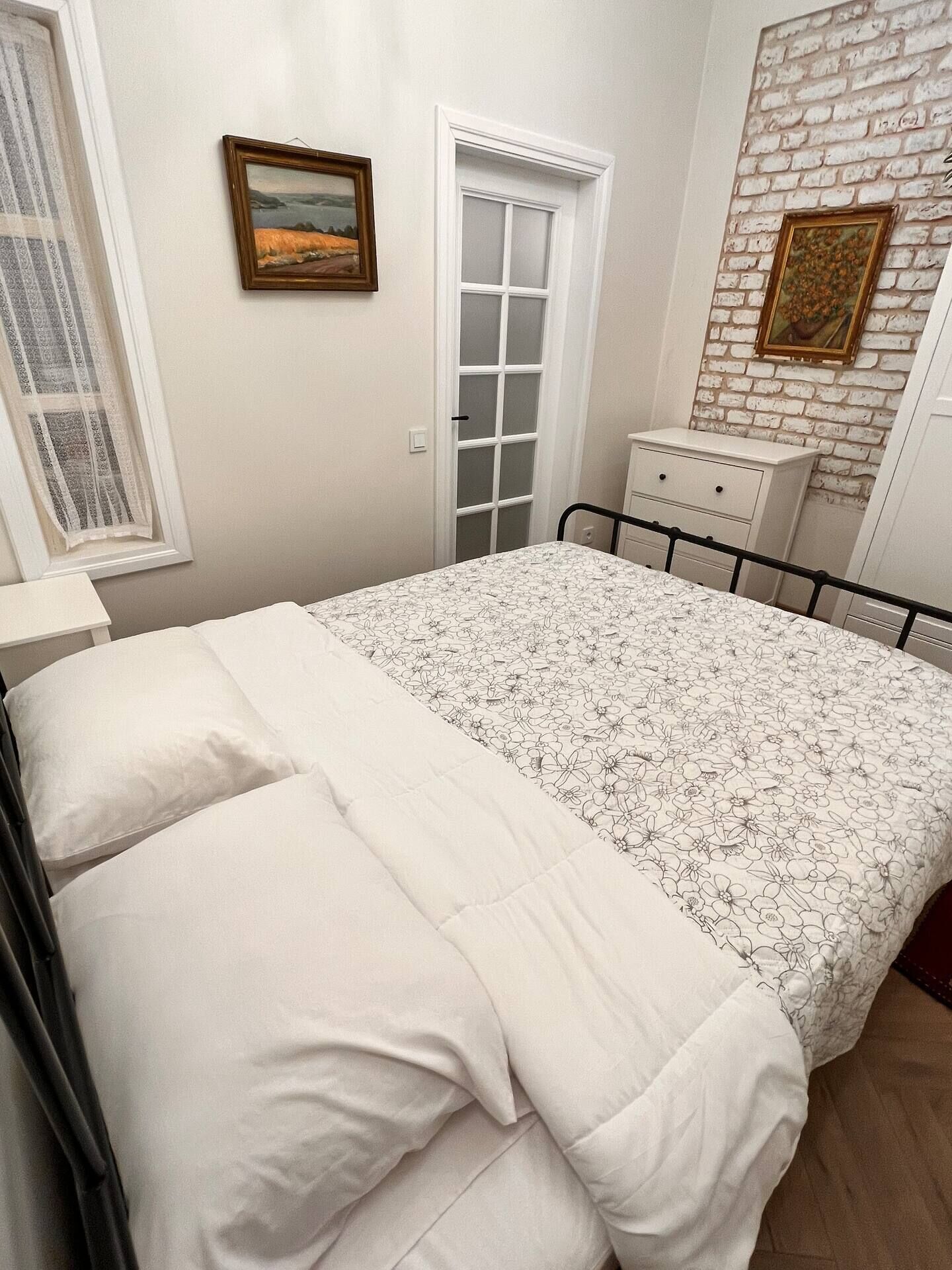 1 chambre, fer et planche à repasser, Wi-Fi, draps fournis