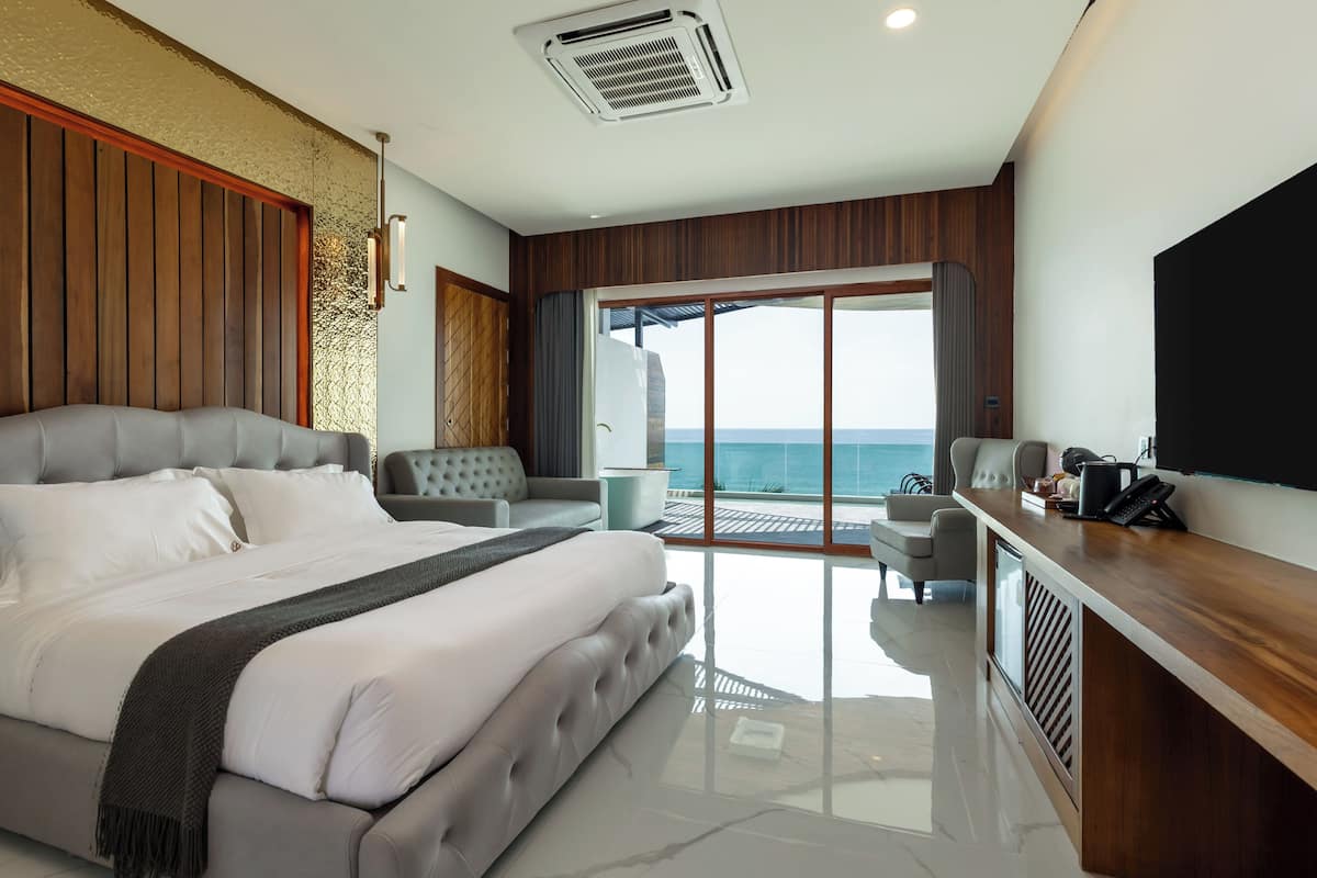 1 bedroom, free minibar, in-room safe, individually decorated