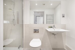 City Apartment | Bathroom