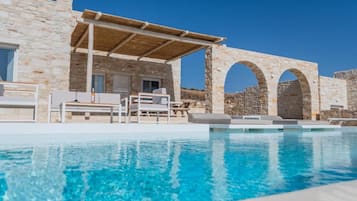 Piscine extérieure