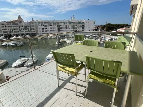 Outdoor dining - Nice flat with canal view and swimming pool AV-69 (Rosas / Roses)