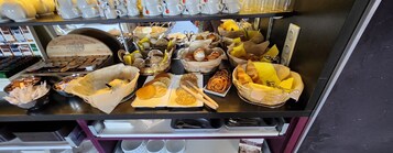 Daily buffet breakfast for a fee