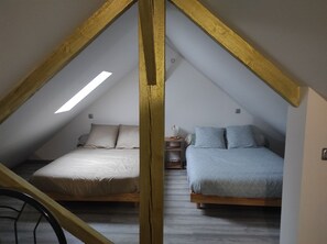 2 slaapkamers, een strijkplank/strijkijzer, wifi, beddengoed