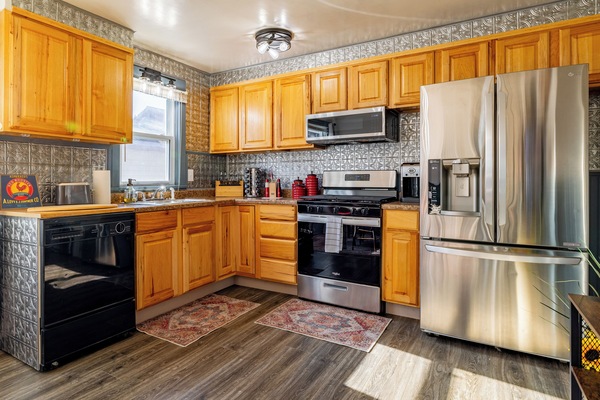 Frigorífic, microones, forn i placa de cuina