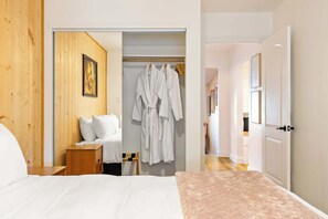 2 soverom, strykejern/-brett, wi-fi og sengetøy