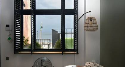 1-Bedroom Apartment by the sea