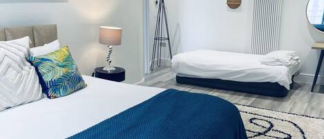 1 chambre, bureau, fer et planche Ă repasser, accĂšs au Wi-Fi (inclus)