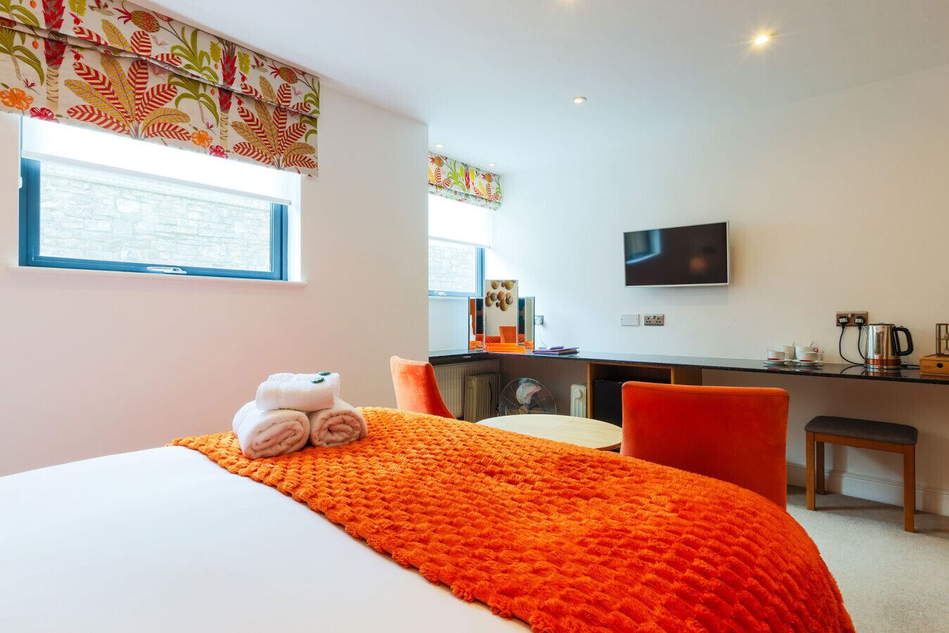 1 dormitorio, tabla de planchar con plancha, wifi gratis y ropa de cama