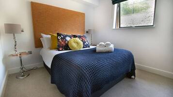 1 Schlafzimmer, BĂŒgeleisen/BĂŒgelbrett, kostenloses WLAN, BettwĂ€sche