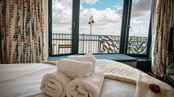 1 bedroom, desk, iron/ironing board, free WiFi