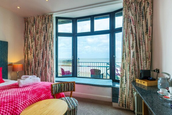 1 bedroom, desk, iron/ironing board, free WiFi - Spectacular Sea View - Double Room (Vale of Glamorgan)