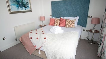 1 Schlafzimmer, Schreibtisch, BĂŒgeleisen/BĂŒgelbrett, kostenloses WLAN