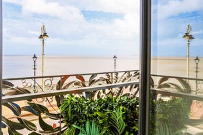 Property grounds - Spectacular Sea View - Double Room (Vale of Glamorgan)