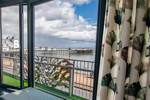 Interior - Seaview Enchanting Double Room (Vale of Glamorgan)