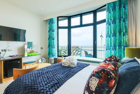 1 Schlafzimmer, Schreibtisch, Bügeleisen/Bügelbrett, kostenloses WLAN. Seaview Enchanting Double Room