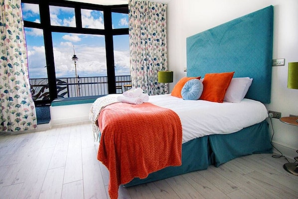 1 bedroom, desk, iron/ironing board, free WiFi - Seaview Enchanting Double Room (Vale of Glamorgan)
