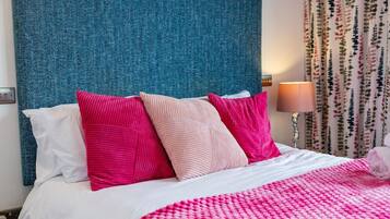 1 bedroom, desk, iron/ironing board, free WiFi