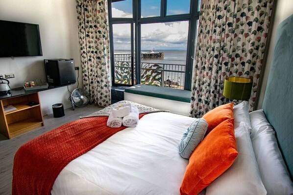 1 室のベッドルーム、デスク、アイロン / アイロン台、WiFi (無料)