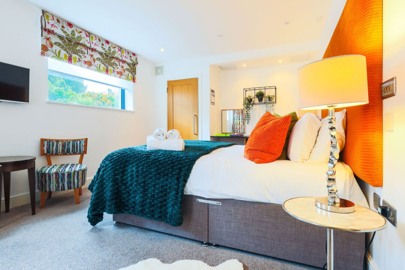 1 bedroom, desk, iron/ironing board, WiFi