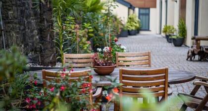 Charming double room courtyard view