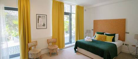 1 habitación, tabla de planchar con plancha, wifi y ropa de cama