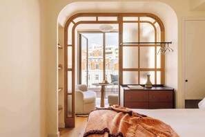 Locke Studio with Balcony