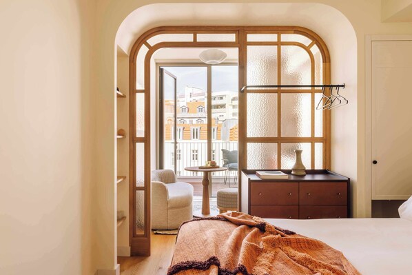 Locke Studio with Balcony