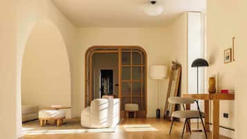 Santa Joana Residence | Living area | 42-inch Smart TV with digital channels