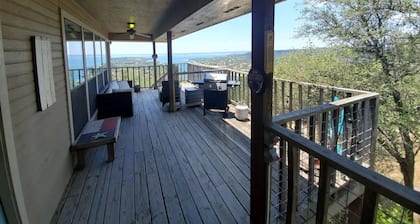 On Top Of SpiderMountain-2Bed/2Bath-HotTub-Gameroom.