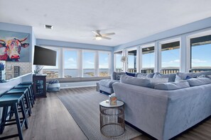 Smart-TV, Videospiele, Bücher, Videothek