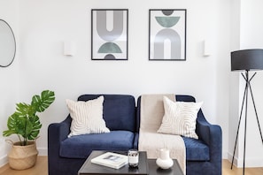 City Apartment | Living area