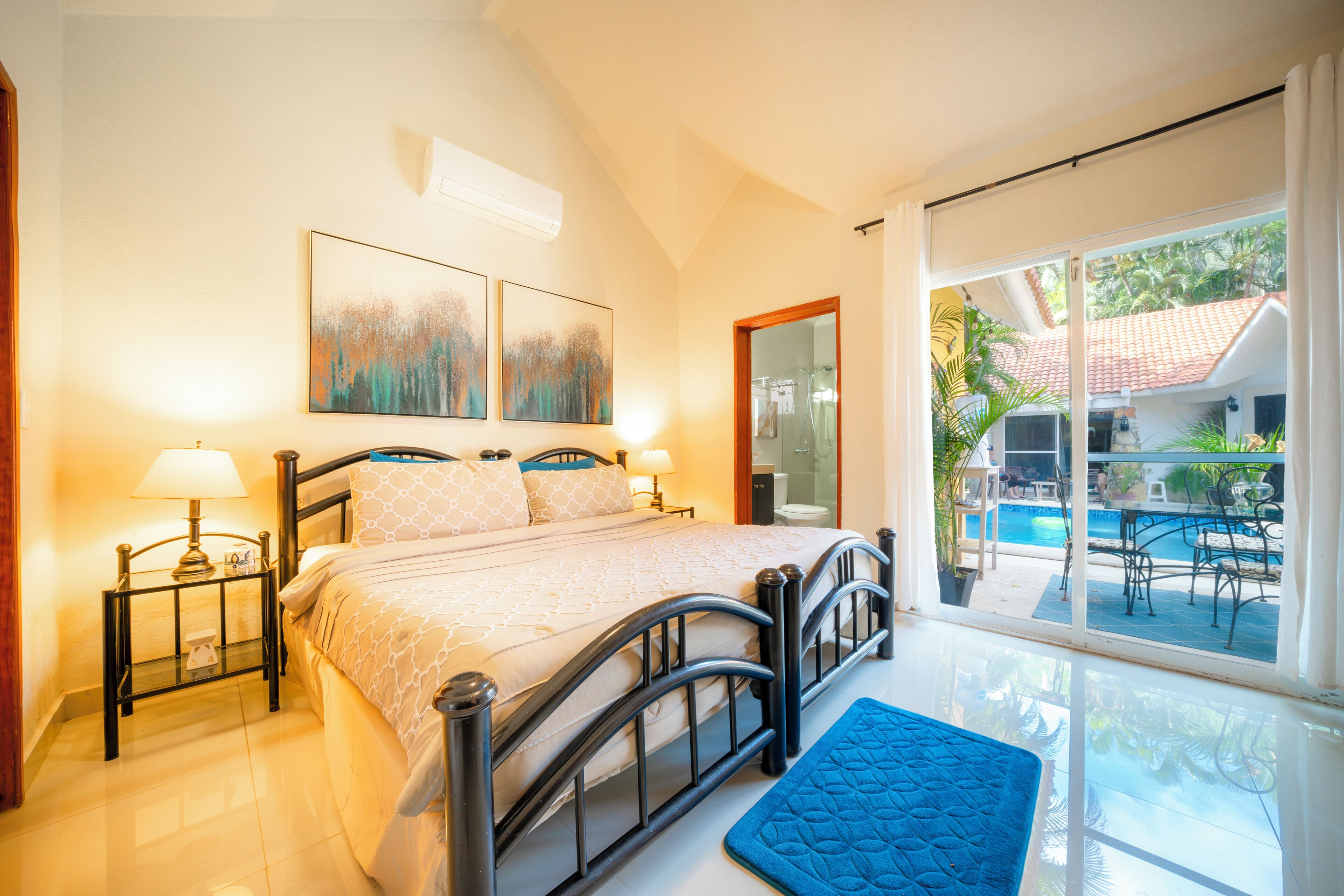 4 bedrooms, in-room safe, free WiFi